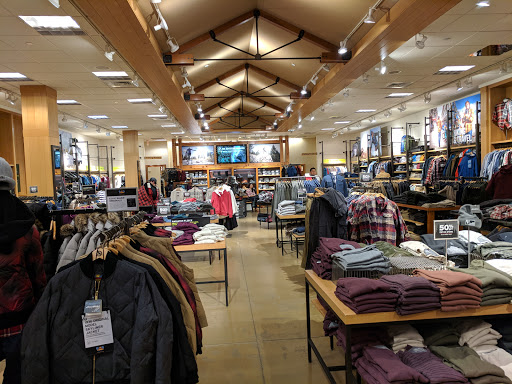 Clothing Store «Eddie Bauer», reviews and photos, 1402 Main Street, Southlake, TX 76092, USA