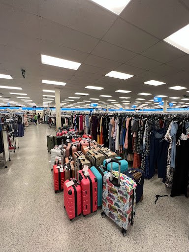 Clothing Store «Ross Dress for Less», reviews and photos, 2525 NE 10th Ct, Homestead, FL 33033, USA
