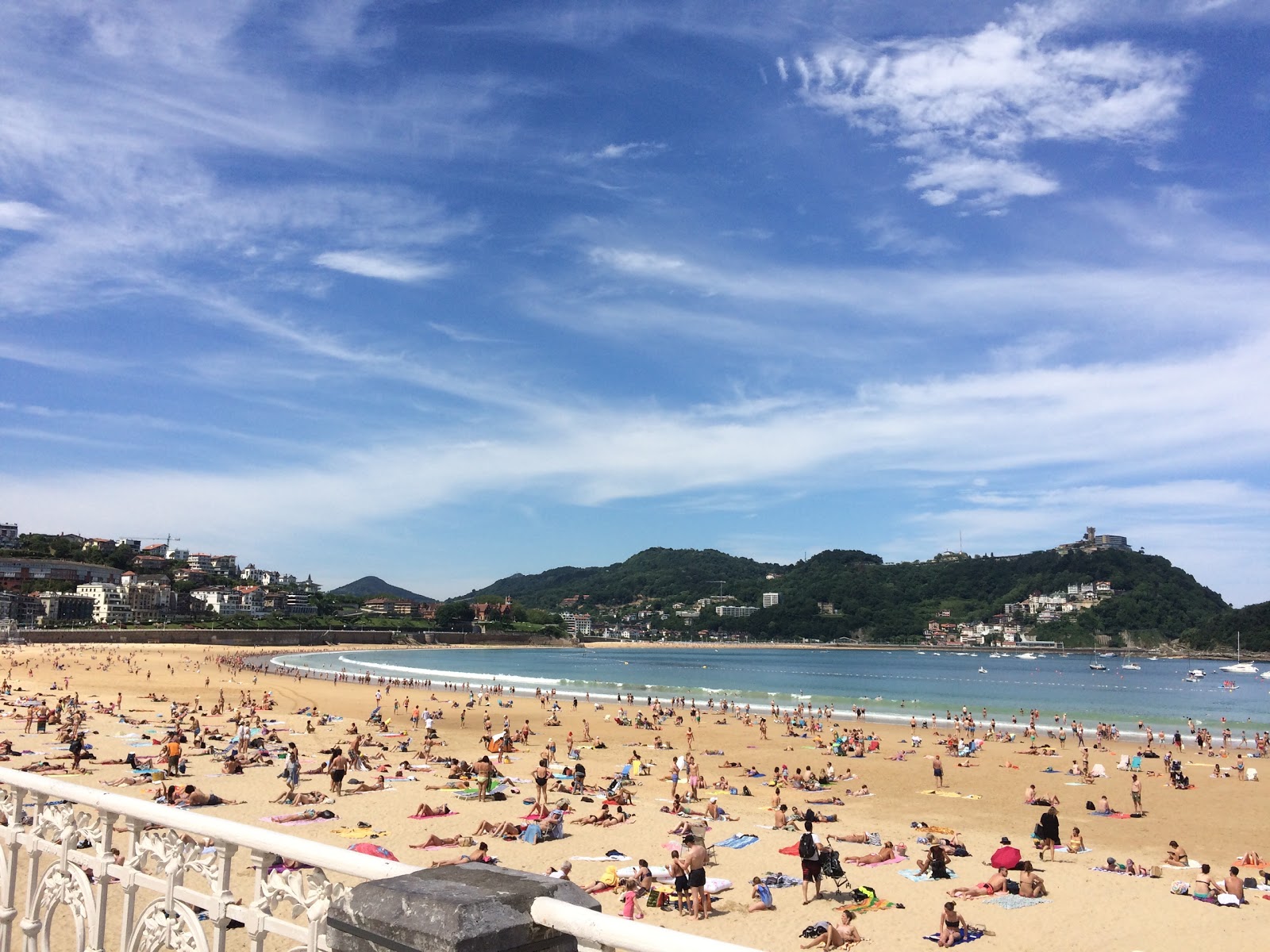 Foto af Playa la Concha med høj niveau af renlighed