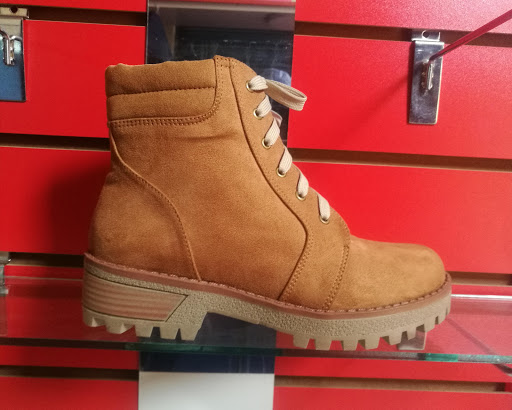 Stores to buy boots Santa Cruz