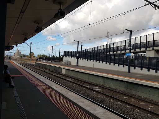 Sunshine railway station, Melbourne