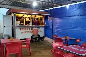 Tacos y Burritos CHAPIS image