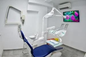 CLÍNICA DENTAL NAVARRO image