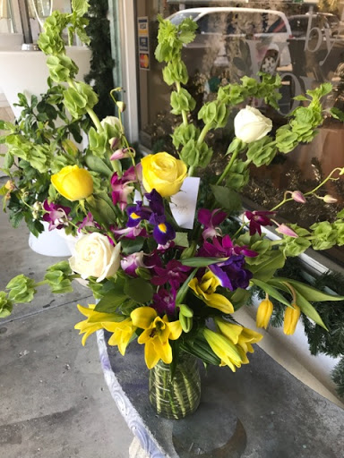 Florist «Flowers By Voytek», reviews and photos, 9524 Blind Pass Rd, St Pete Beach, FL 33706, USA