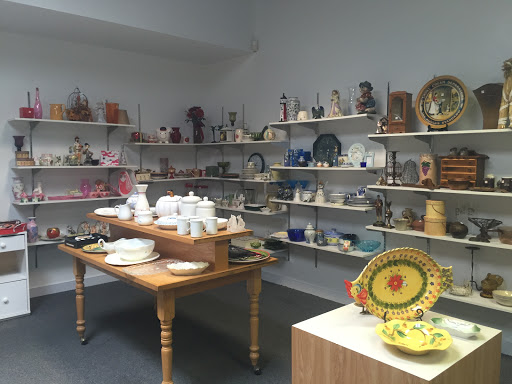 Thrift Store «Goodwill Second Debut Carytown», reviews and photos, 3114 W Cary St, Richmond, VA 23221, USA