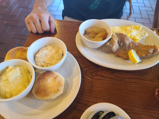 American Restaurant «Cracker Barrel Old Country Store», reviews and photos, 1215 E Lancaster Ave, Downingtown, PA 19335, USA