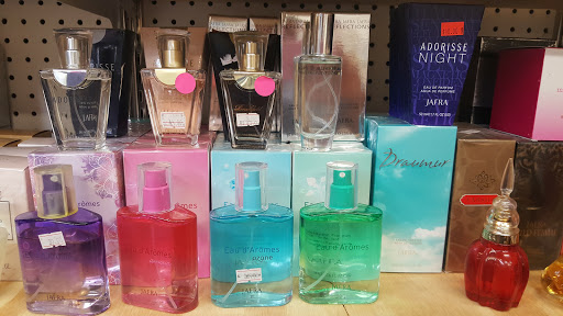 Flea Market «Shelby County Flea Market», reviews and photos, 820 Buck Creek Rd, Simpsonville, KY 40067, USA