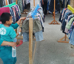 Nizar Second ( stand penjual RB bagian tengah ) photo