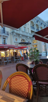 Atmosphère du Restaurant français L'Encas à Cabourg - n°9