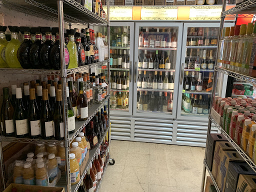 Liquor Store «Vault Liquor & Smokes», reviews and photos, 1270 Bardstown Rd, Louisville, KY 40204, USA