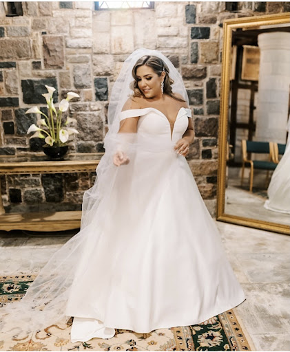 Bridal Shop «Bella Bridal Gallery», reviews and photos, 4301 Orchard Lake Rd Suite 190, West Bloomfield Township, MI 48323, USA