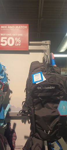 Clothing Store «The North Face Outlet», reviews and photos, 127 Premium Outlets Dr #633, Monroe, OH 45050, USA