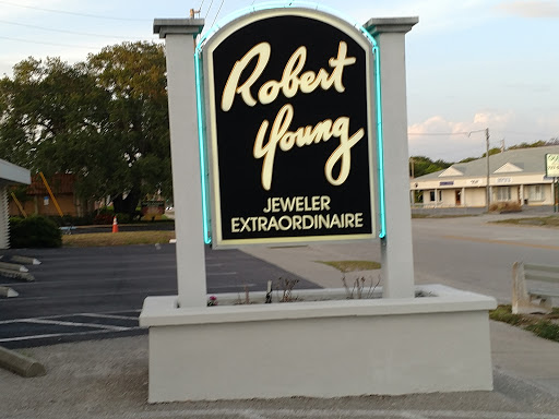 Jeweler «Robert Young Jeweler», reviews and photos, 250 Indian Rocks Rd N, Belleair Bluffs, FL 33770, USA