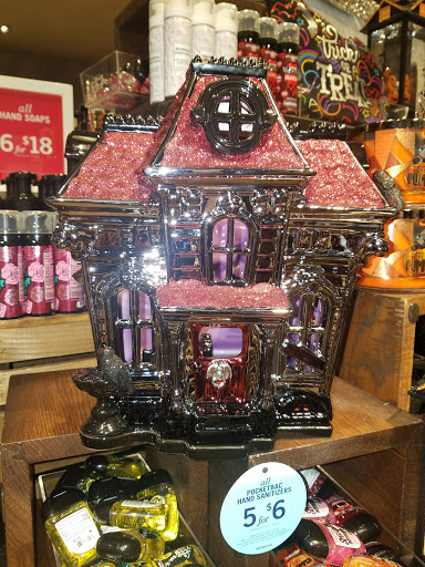 Beauty Supply Store «Bath & Body Works», reviews and photos, 210 Andover St, Peabody, MA 01960, USA