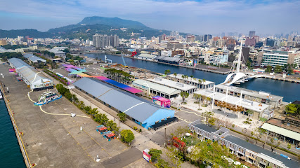 高雄港7號碼頭 設計中島市集 未來巡航 貨櫃食堂