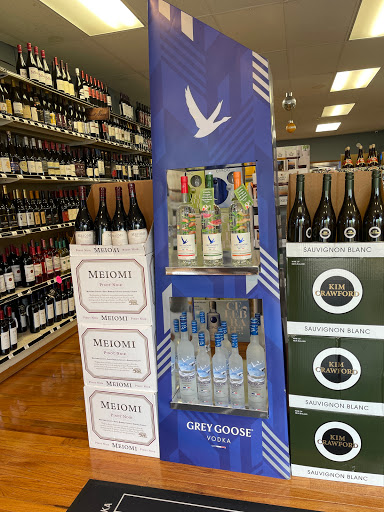 Liquor Store «Village Wine & Liquor Inc», reviews and photos, 161 N Wellwood Ave, Lindenhurst, NY 11757, USA