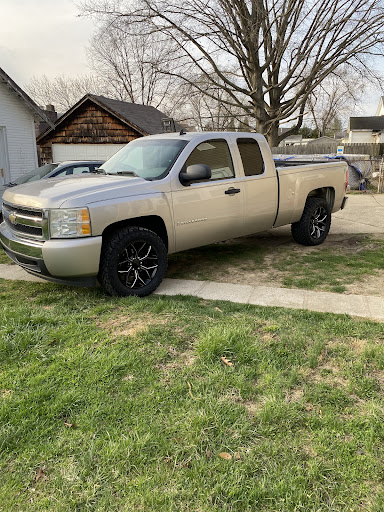 Used Car Dealer «Discover Auto Center», reviews and photos, 790 S Erie Blvd, Hamilton, OH 45011, USA