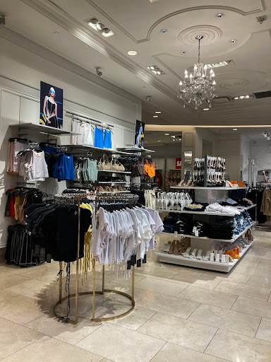 Clothing Store «Forever 21», reviews and photos, 14006 Riverside Dr # 35, Sherman Oaks, CA 91423, USA
