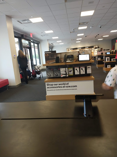 Cell Phone Store «Verizon», reviews and photos, 1701 Rockville Pike, Rockville, MD 20852, USA