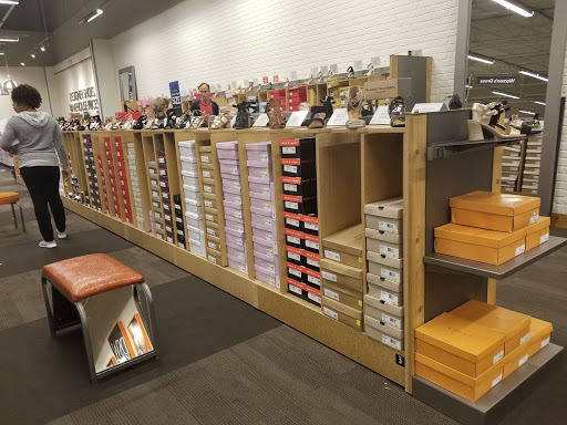 Shopping Mall «Laurel Lakes Centre», reviews and photos, 14700 US-1, Laurel, MD 20707, USA