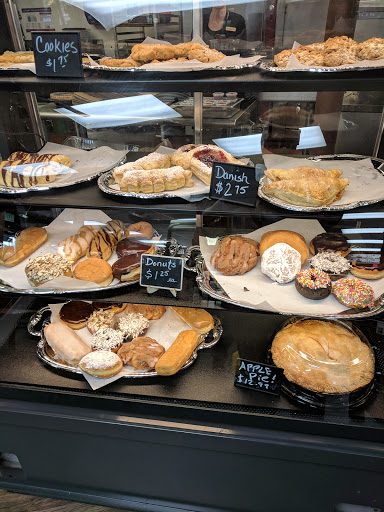 Grocery Store «Idyllwild Village Market, Deli & Pizzeria», reviews and photos, 26000 CA-243, Idyllwild, CA 92549, USA