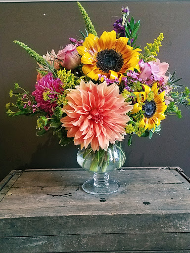 Florist «The Rustic Rose Flowers and Collectibles», reviews and photos, 220 W Main St, Williamsburg, OH 45176, USA