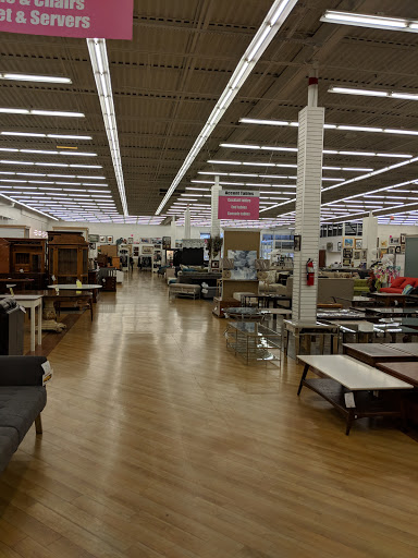 Shopping Mall «Cross Pointe Shopping Center», reviews and photos, 101 E Alex Bell Rd, Centerville, OH 45459, USA