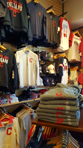 Sportswear Store «Rally House Parma», reviews and photos, 7891 W Ridgewood Dr, Parma, OH 44129, USA
