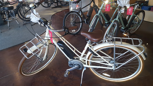 Bicycle Store «Phat Tire Bike Shop», reviews and photos, 9708 Riverside Pkwy Suite A, Tulsa, OK 74137, USA