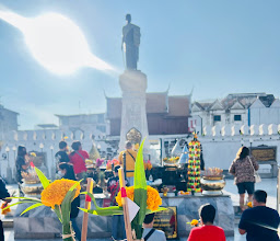 Thao Suranari (Ya Mo) Monument photo