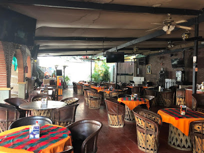 La cascada restaurant & sports bar - Av. 1ro. de Mayo 118, Cd Guzmán Centro, 49000 Cd Guzman, Jal., Mexico
