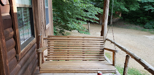 Cabin Rental Agency «Dixieland Cabins», reviews and photos, 1613 Donelson Pkwy, Dover, TN 37058, USA