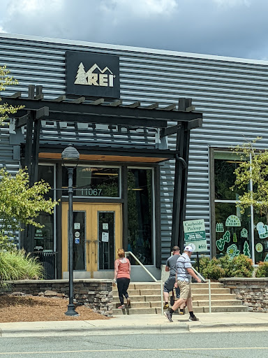 REI, 11067 Carolina Pl Pkwy, Pineville, NC 28134, USA, 