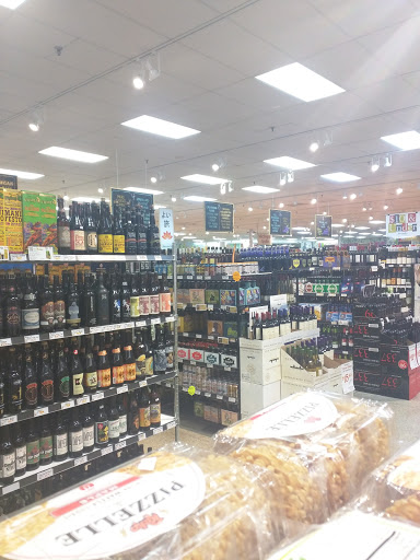 Grocery Store «Horrocks Market», reviews and photos, 4455 Breton Rd SE, Kentwood, MI 49508, USA