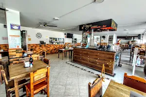 Darysa Pub Kitchen image