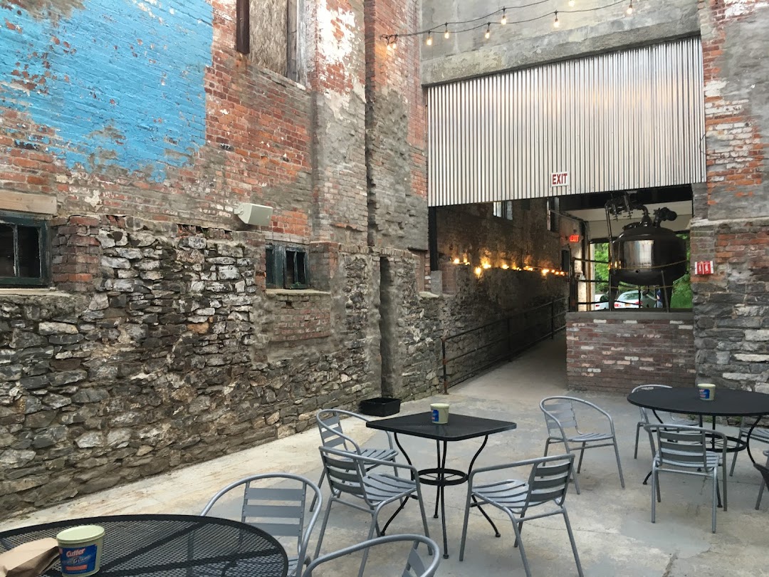 The Albany Distilling Company Bar and Bottle Shop