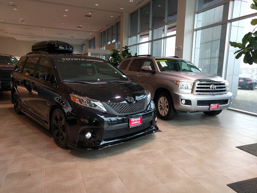 Toyota Dealer «Toyota of Naperville», reviews and photos, 1488 Ogden Ave, Naperville, IL 60540, USA