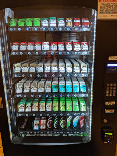 Car Racing Track «Hollywood Gaming at Mahoning Valley Race Course», reviews and photos, 655 N Canfield Niles Rd, Youngstown, OH 44515, USA