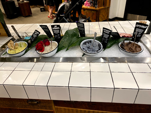 Cosmetics Store «Lush Cosmetics», reviews and photos, 7014 E Camelback Rd, Scottsdale, AZ 85251, USA