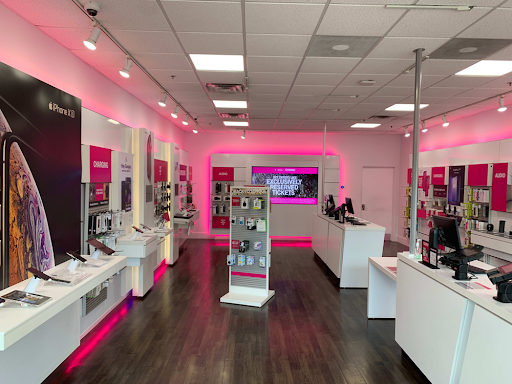 Cell Phone Store «T-Mobile», reviews and photos, 5232 Dempster St, Skokie, IL 60077, USA