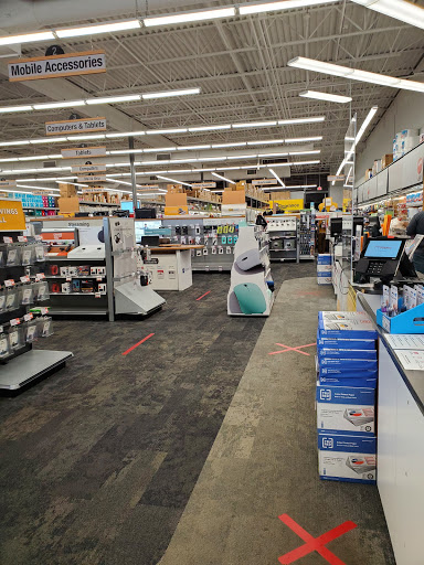 Office Supply Store «Staples», reviews and photos, 289 N Main St, Leominster, MA 01453, USA