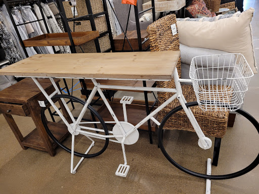 Shopping Mall «Creekside Crossing & Shops», reviews and photos, 404 E Six Forks Rd, Raleigh, NC 27609, USA