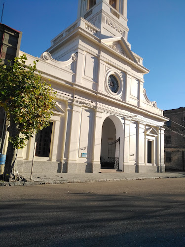 Opiniones de Plaza gallinal en Florida - Iglesia