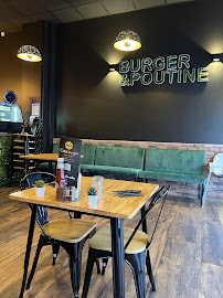 Atmosphère du Restaurant Cote Burger - Poutine Annecy - n°8