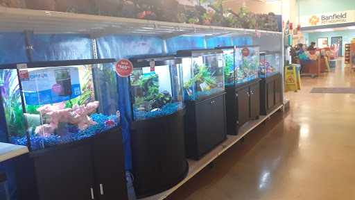 Pet Supply Store «PetSmart», reviews and photos, 2130 Gunbarrel Rd, Chattanooga, TN 37421, USA