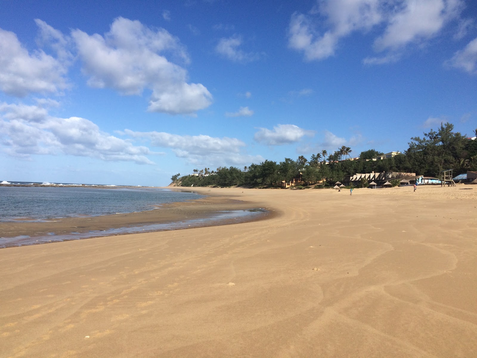 Fotografija Praia Sepulveda z svetel pesek površino