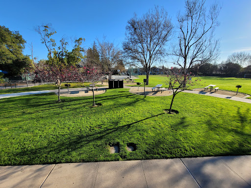 Park «Laureola Park», reviews and photos, 503 Old County Rd, San Carlos, CA 94070, USA