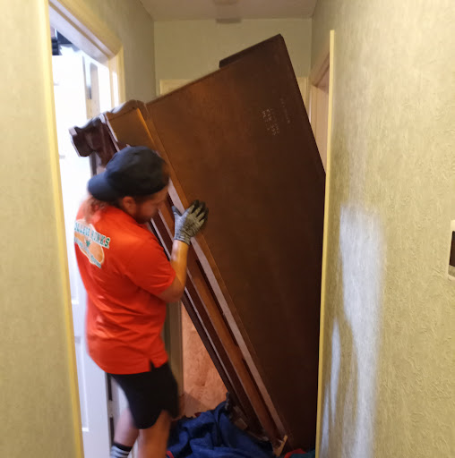 Moving Company «College Hunks Hauling Junk and Moving», reviews and photos, 6270 Edgewater Dr #3600, Orlando, FL 32810, USA