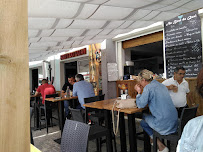 Atmosphère du Restaurant méditerranéen Au bout du quai à Agde - n°6