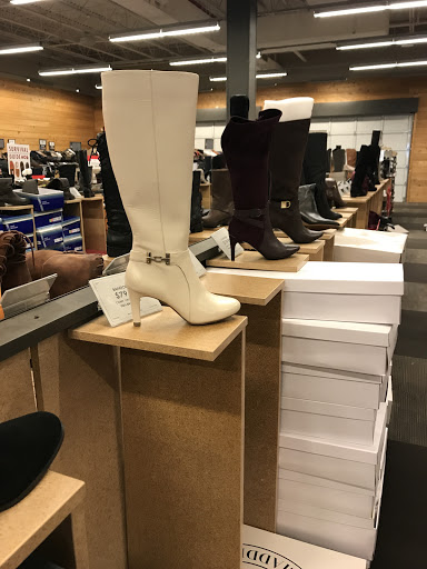 Shoe Store «DSW Designer Shoe Warehouse», reviews and photos, 2485 Richmond Ave, Staten Island, NY 10314, USA